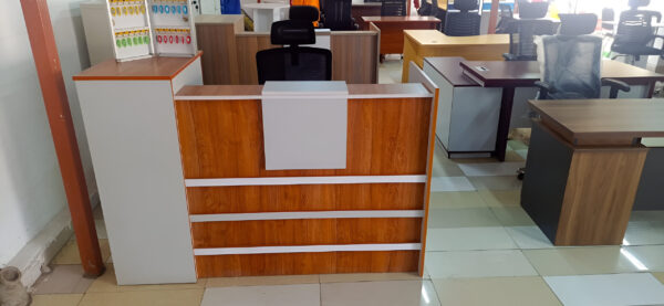 1.6 Meters Custom Design Reception Desk