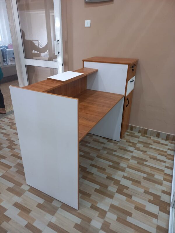 1.6 Meters Custom Design Reception Desk