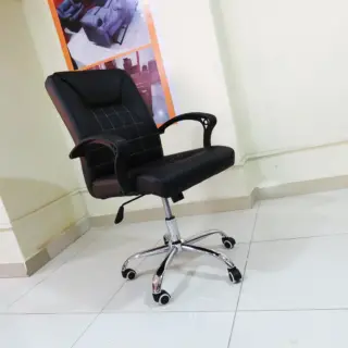 Executive faux leather office seat